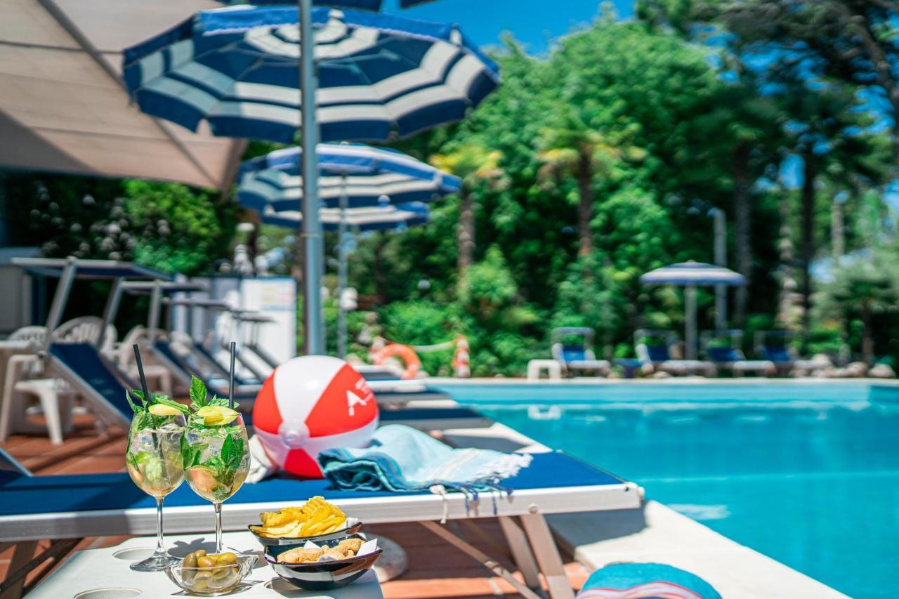 Hotel Medusa Splendid リニャーノ・サッビアドーロ エクステリア 写真