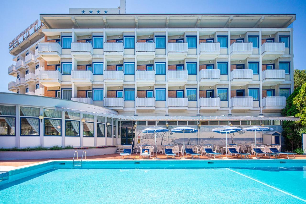 Hotel Medusa Splendid リニャーノ・サッビアドーロ エクステリア 写真