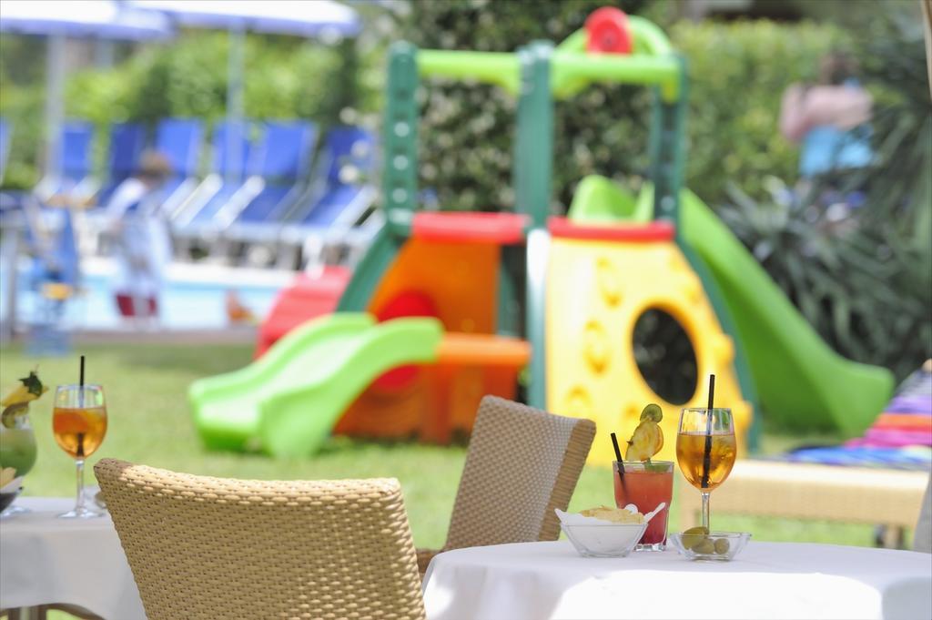 Hotel Medusa Splendid リニャーノ・サッビアドーロ エクステリア 写真